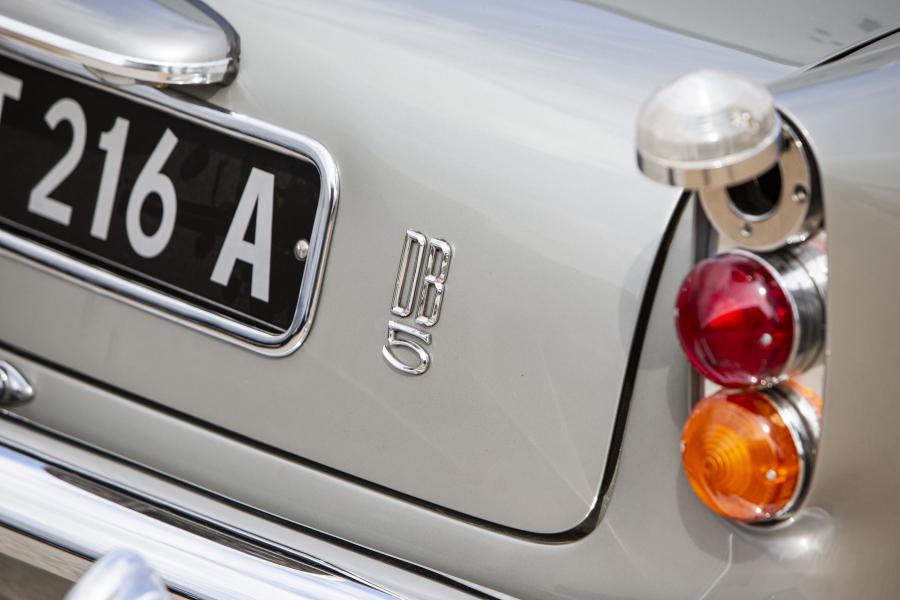 Детали экстерьера Aston Martin DB5 Bond Car 1965 года  (фото 28 из 36)